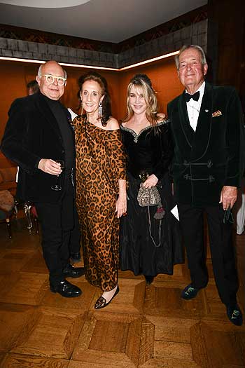 Rolf Sachs, Renate Gräfin von Rehbinder, Yvonne Schmittenberg, Fidelius Graf von Rehbinder/ "Drink, Dance, Donate - A Hot Party in the Snow" zugunsten des Sheba Medical Center im Hotel Carlton in St. Moritz, Schweiz am 17.02.2022 / Foto: BrauerPhotos / S.Brauer